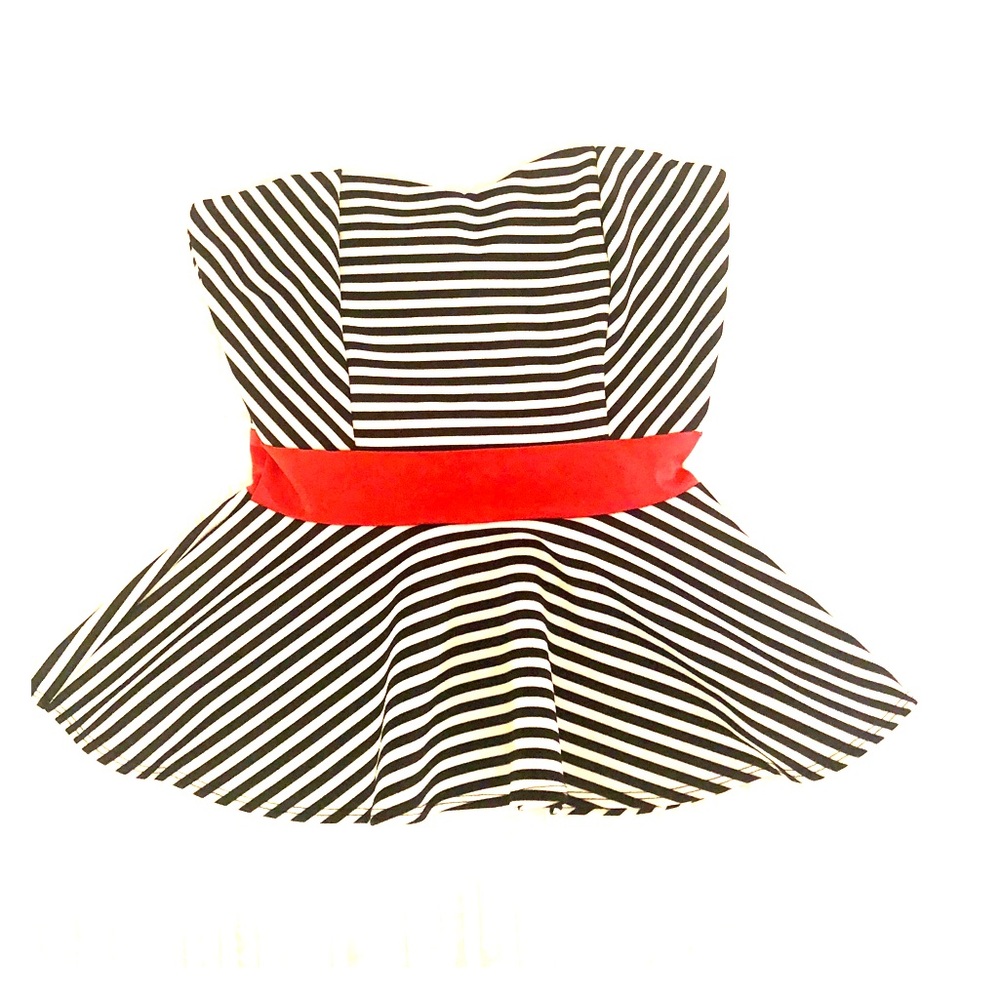 NWT 🎀 Joyce Leslie Strapless Top 🎀